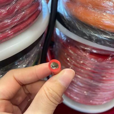 Cable de batterie en silicone super doux pour systèmes de stockage d'énergie à haute température 200C à tension nominale 600V